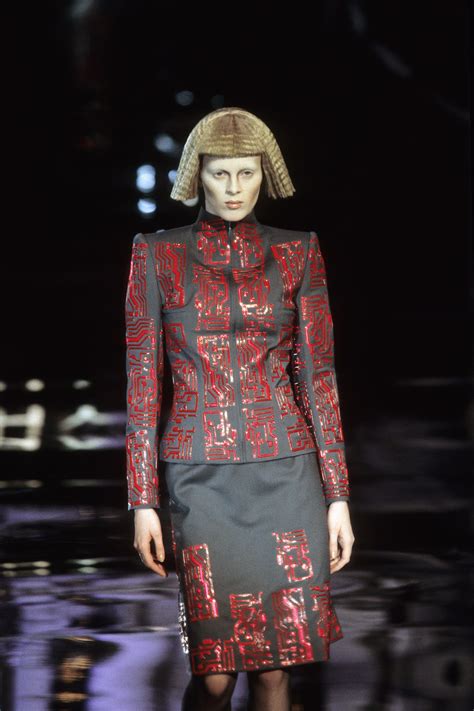 Givenchy Fall 1999 Ready